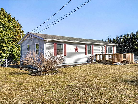 5th image of 670 Lawn Dr