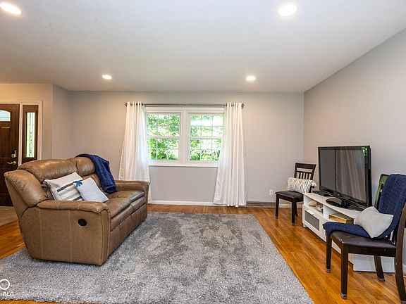 2nd image of 7931 Goodway Dr