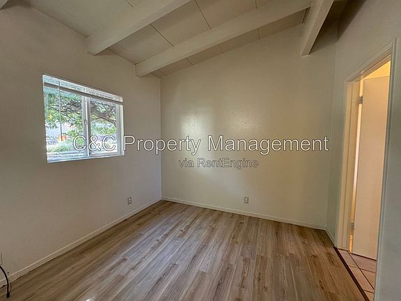 4th image of 871 Hawthorne St #D