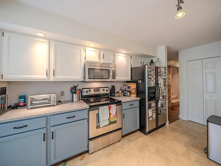 332 Flower Dr — Photo 13