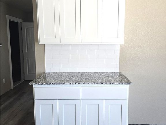 5th image of 502 N 14th St