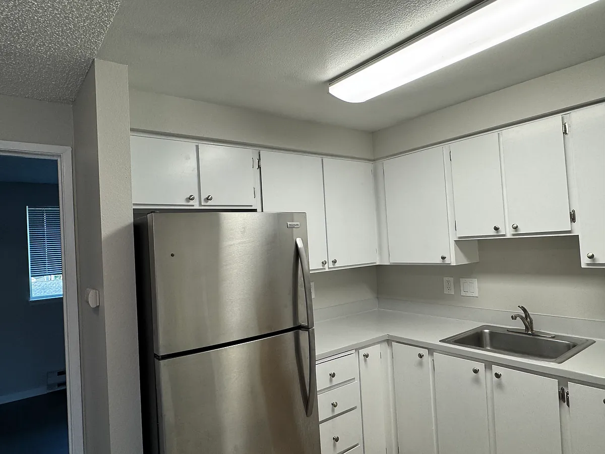 Building Photo - 565 SE 8th Ave #A204