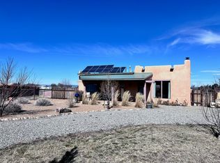 26 Balsamo Ln, Ranchos De Taos, NM 87557