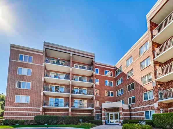 6450 W Berteau Ave APT 208, Chicago, IL 60634