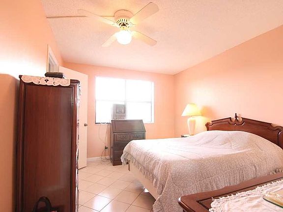 5th image of 10130 Sunrise Lakes Blvd APT 312