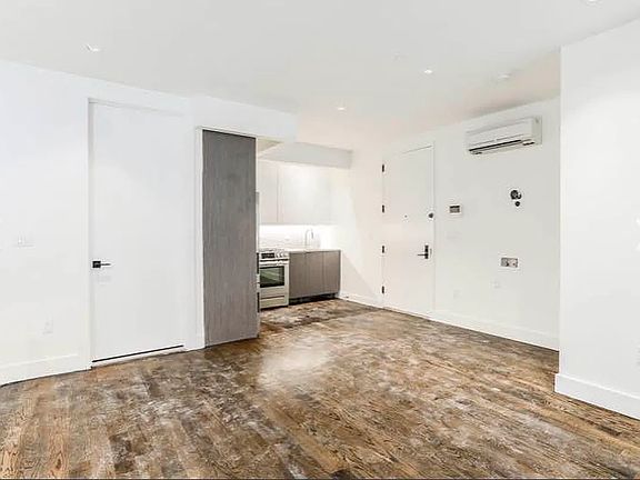 4th image of 142 Erasmus St #Bf