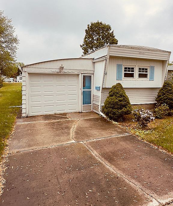 1st image of 6 Maureen Ave
