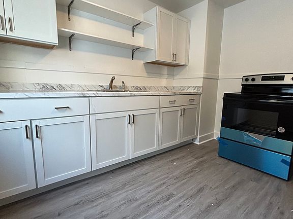 2nd image of 114 Ross Ave #2
