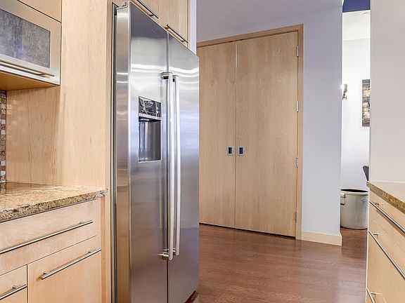 3rd image of 1308 Jackson St Suite 412