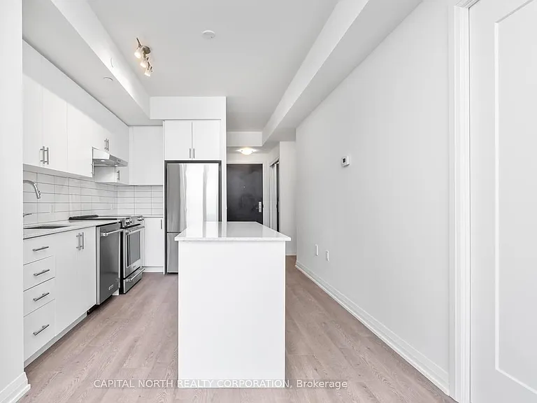 9000 Jane St #329 — Photo 9