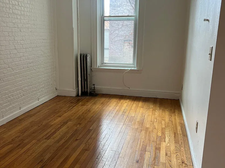 132 Chestnut St #4 — Photo 4