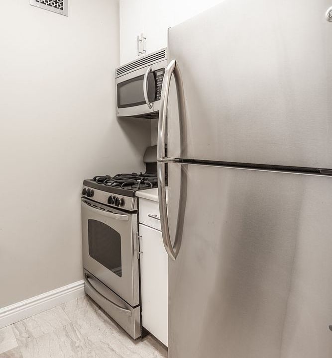 1st image of 30 W 63rd St APT 6S