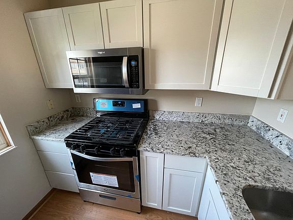 3rd image of 7415 Macgeorge Pl