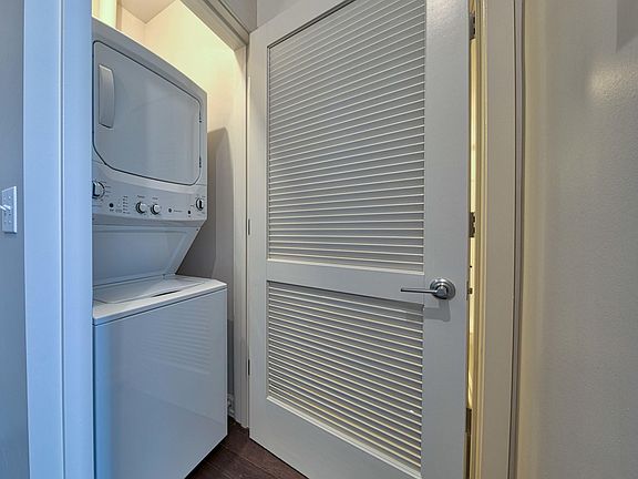 5th image of 5027 N Kenmore Ave #301