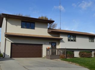 1820 15th St SW, Minot, ND 58701