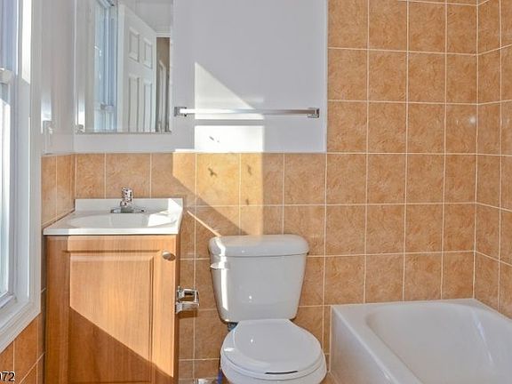5th image of 101 2nd St #3