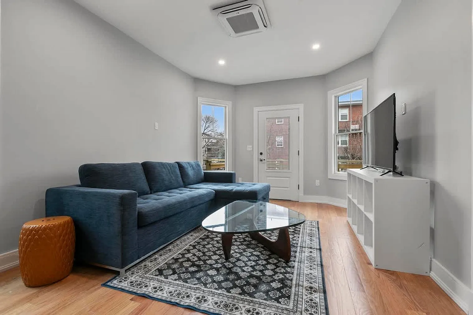 3 bed, 2.0 bath, $7,487 — Photo 1