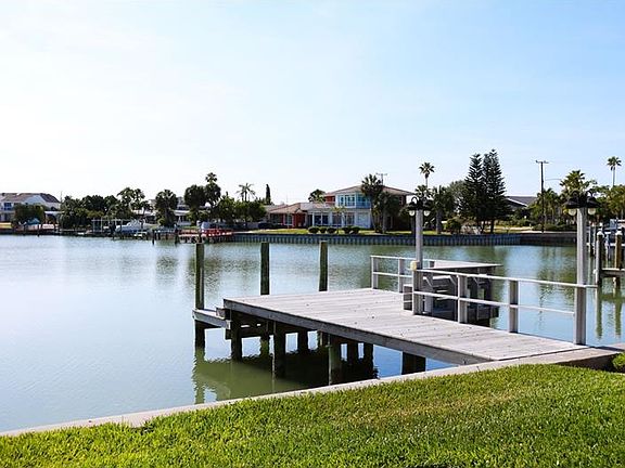 3rd image of 2209 Bayshore Dr