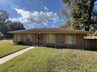 8823 Cefalu Dr, Baton Rouge, LA 70811