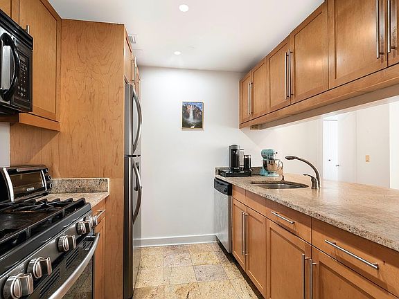 3rd image of 380 Lenox Ave APT 4C