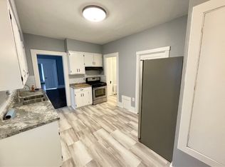 426 North St #1, Elgin, IL 60120