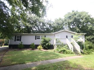 104 Peachtree St, Colbert, GA 30628