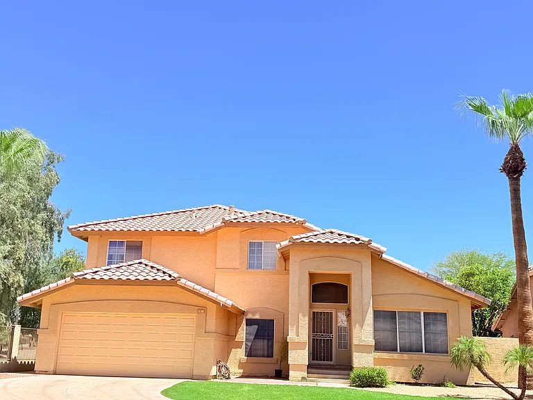 338 E Palomino Ct — Photo 1