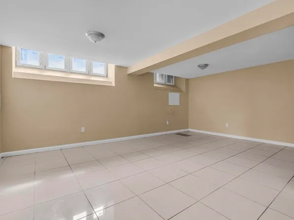 183 Thorne Street image 16 of 34