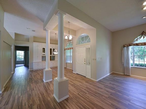 3rd image of 2917 Magdalene Woods Dr