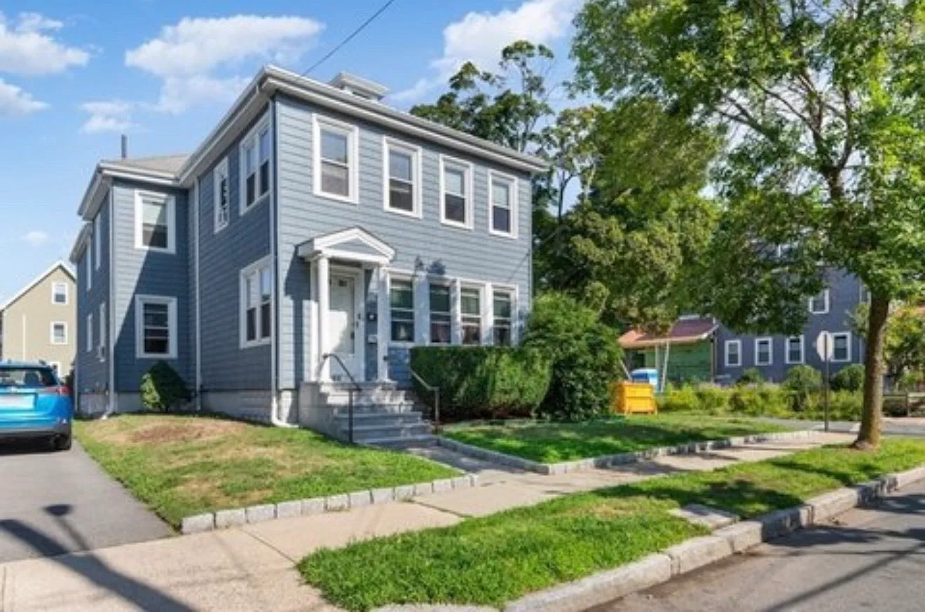 1 bed, 800 sqft, $2,400 — Photo 1