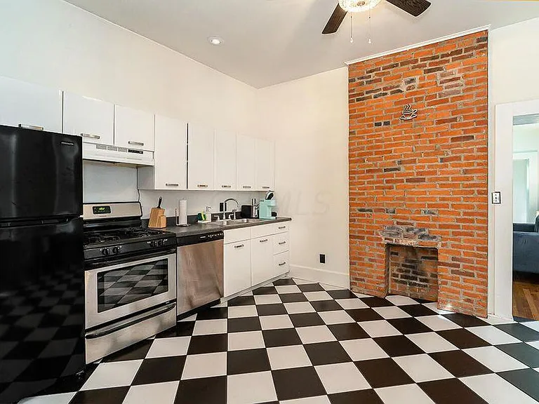 66 E Hubbard Ave — Photo 11