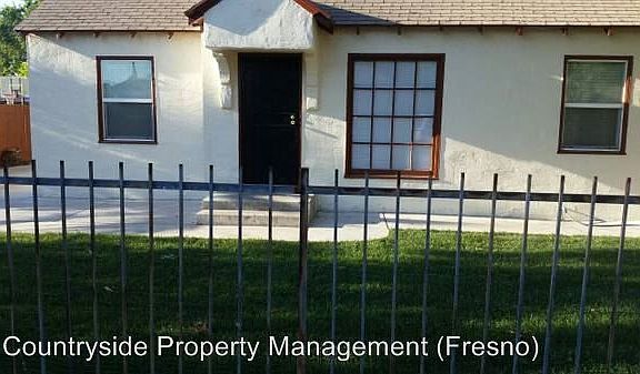 3rd image of 4672 E White Ave