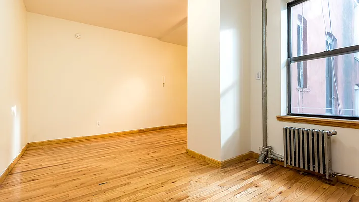 Rented by Nooklyn NYC LLC | media 12