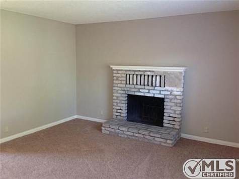 4th image of 933 N Midway Dr