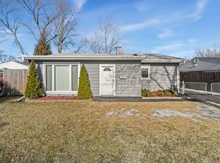 712 S Wayne Pl, Wheeling, IL 60090