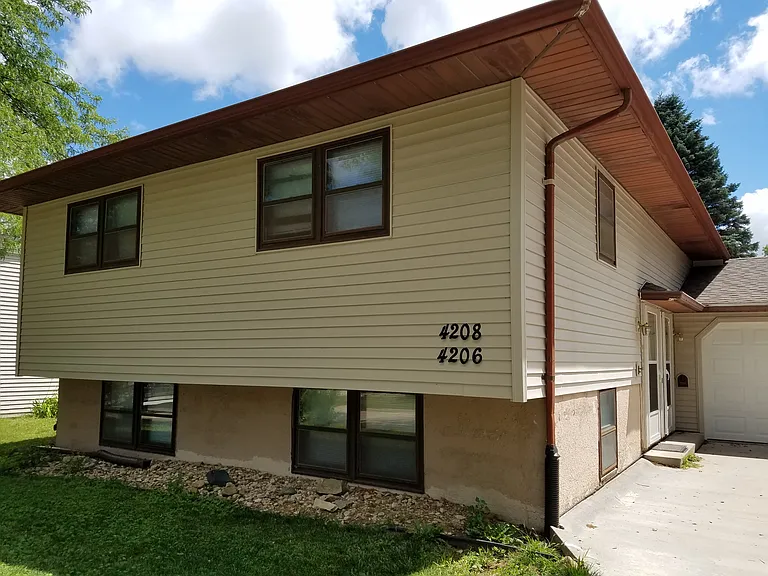 4206 Spruce Hills Dr — Photo 6