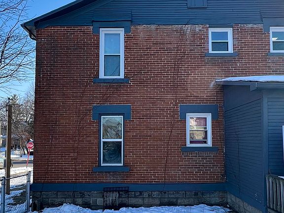 5th image of 302 W Lincoln Ave