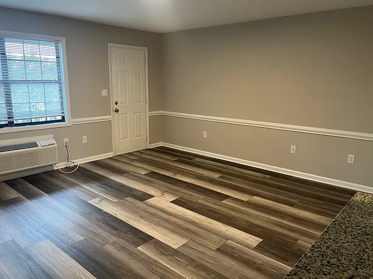 589 Starlight Dr #8 — Photo 2
