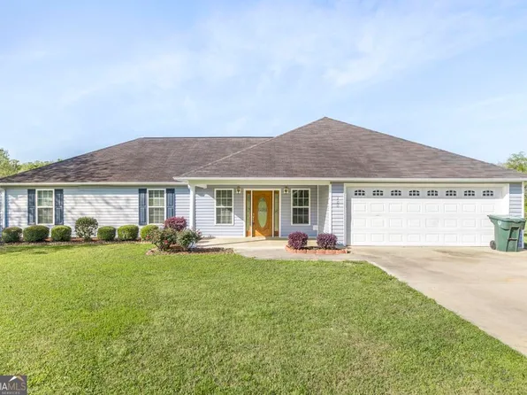 300 Lancelot Ln, Dublin, GA 31021