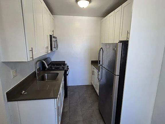3rd image of 4853 44th St #4D