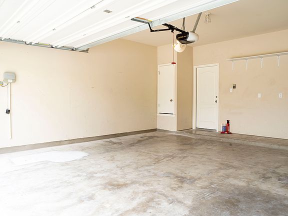 3rd image of 3516 Savage Springs Dr