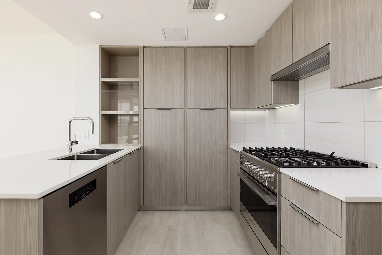 1471 Hunter St #703 photo 1