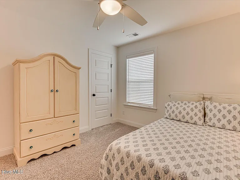 2049 Warbler Dr — Photo 41