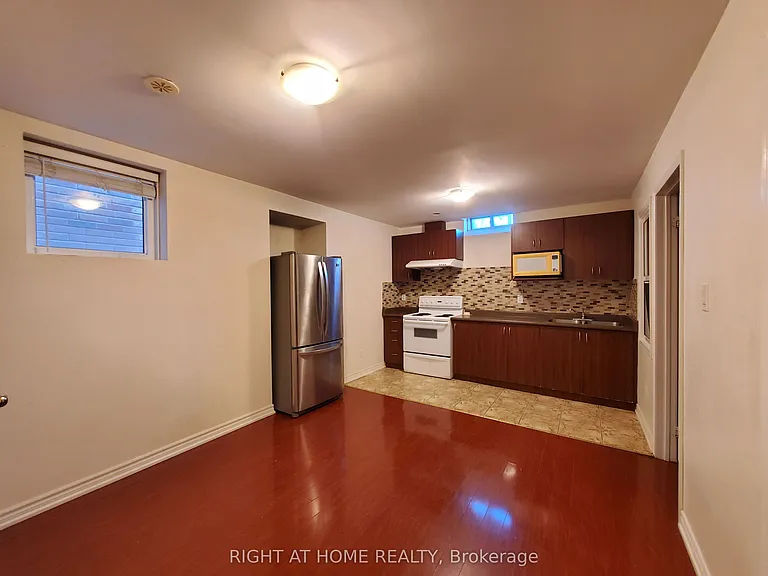 38 Cliff Gunn Rd #BASEMENT — Photo 4