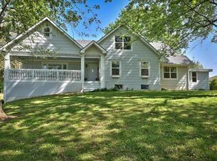 1910 Hillview Rd, Liberty, MO 64068