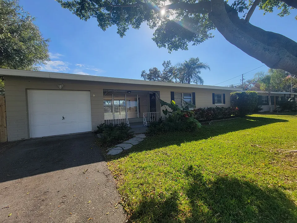 10970 Grove Ter