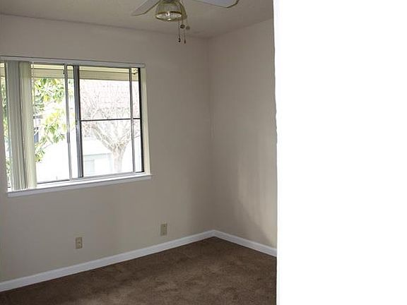 5th image of 1422 Alamo Dr APT B