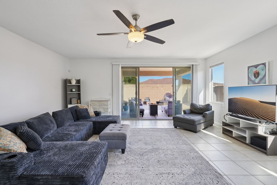 next background image