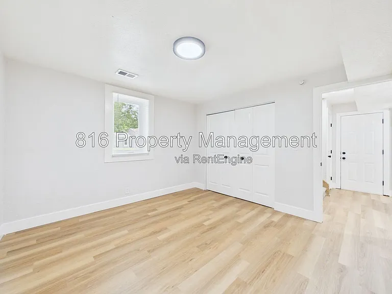 9524 Manning Ave #9520 — Photo 17