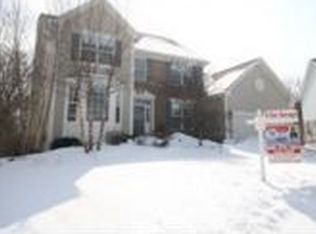 3801 Deville Ln, St Charles, IL 60175